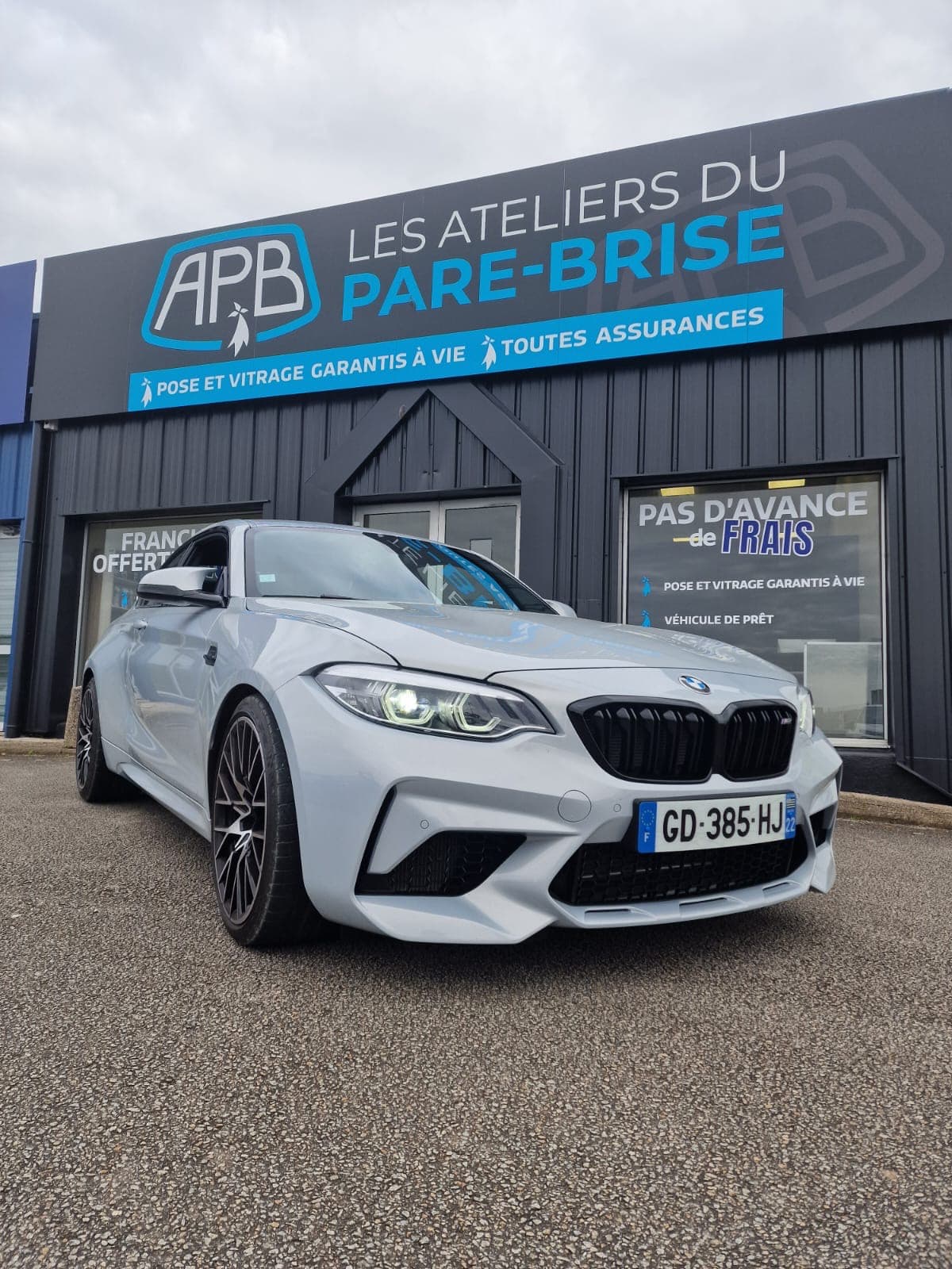 Photo d'une BMW apres remplacement de pare-brise